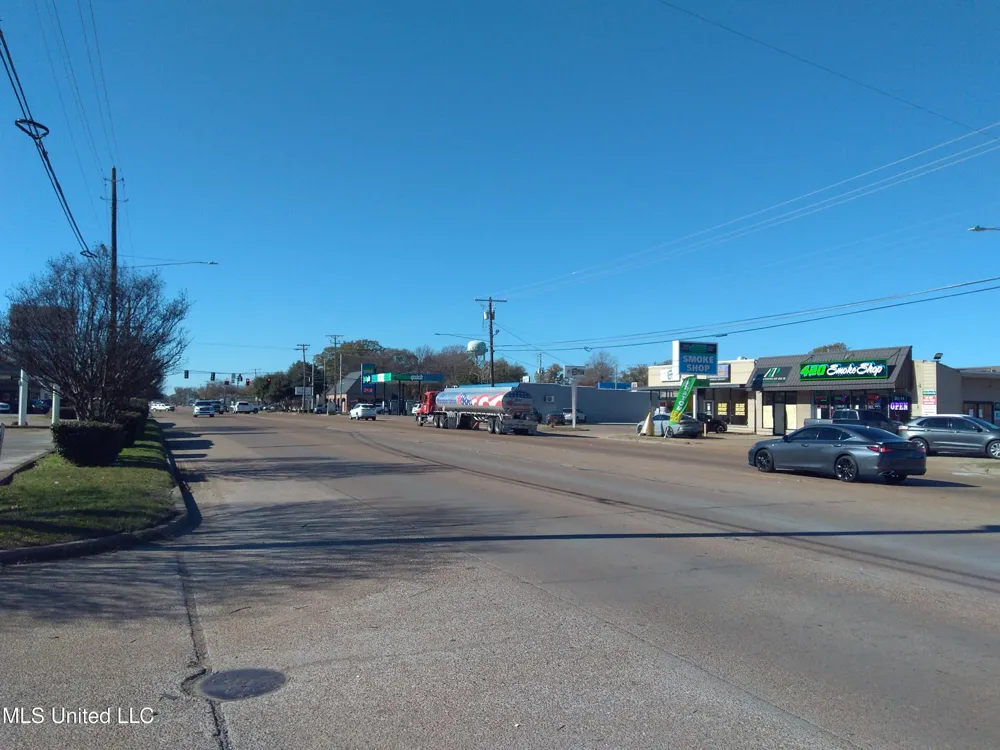 E 82 Highway Indianola, MS 38751