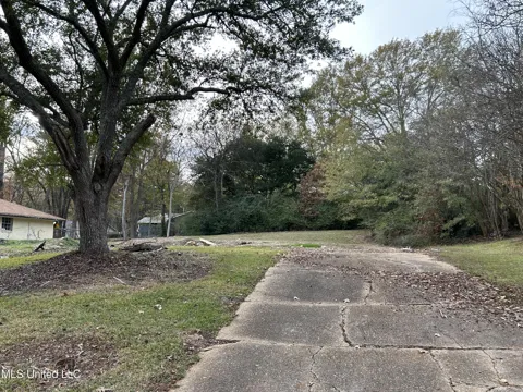 Meadow Ln Circle