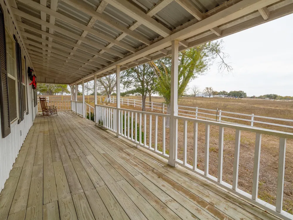 1505 Prairie Valley Road West Point, TX 78963