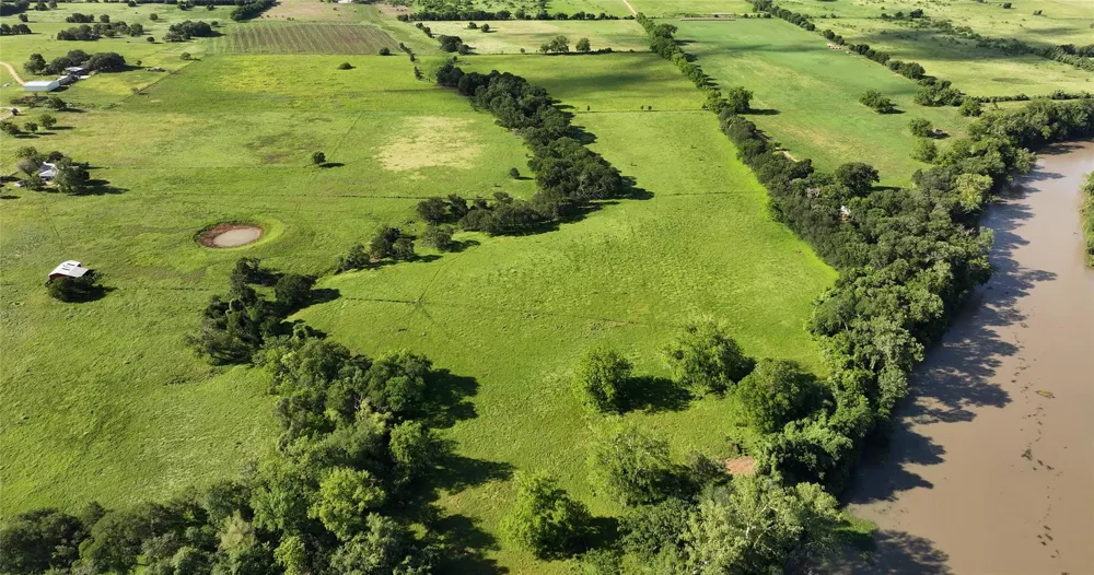 1505 Prairie Valley Road West Point, TX 78963