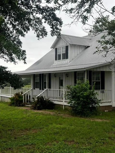 1505 Prairie Valley Road West Point, TX 78963