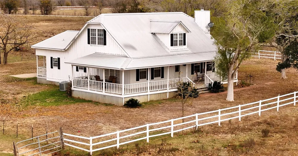 1505 Prairie Valley Road West Point, TX 78963