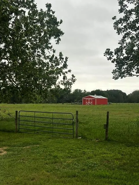 1505 Prairie Valley Road West Point, TX 78963
