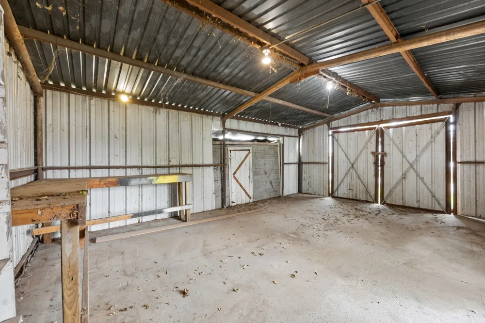 1002 W Woodlawn Street San Saba, TX 76877