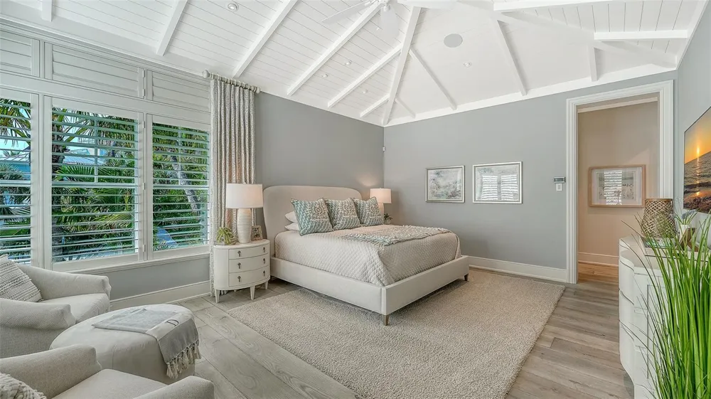 5005 GULF OF MEXICO DRIVE #4 Longboat Key, FL 34228