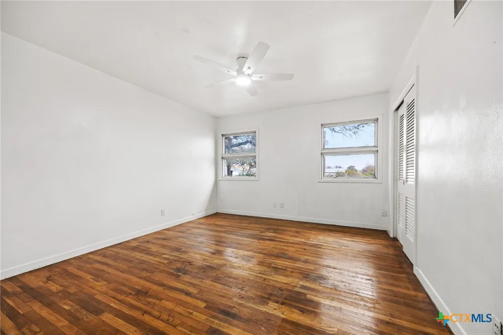 1002 W Woodlawn Street San Saba, TX 76877