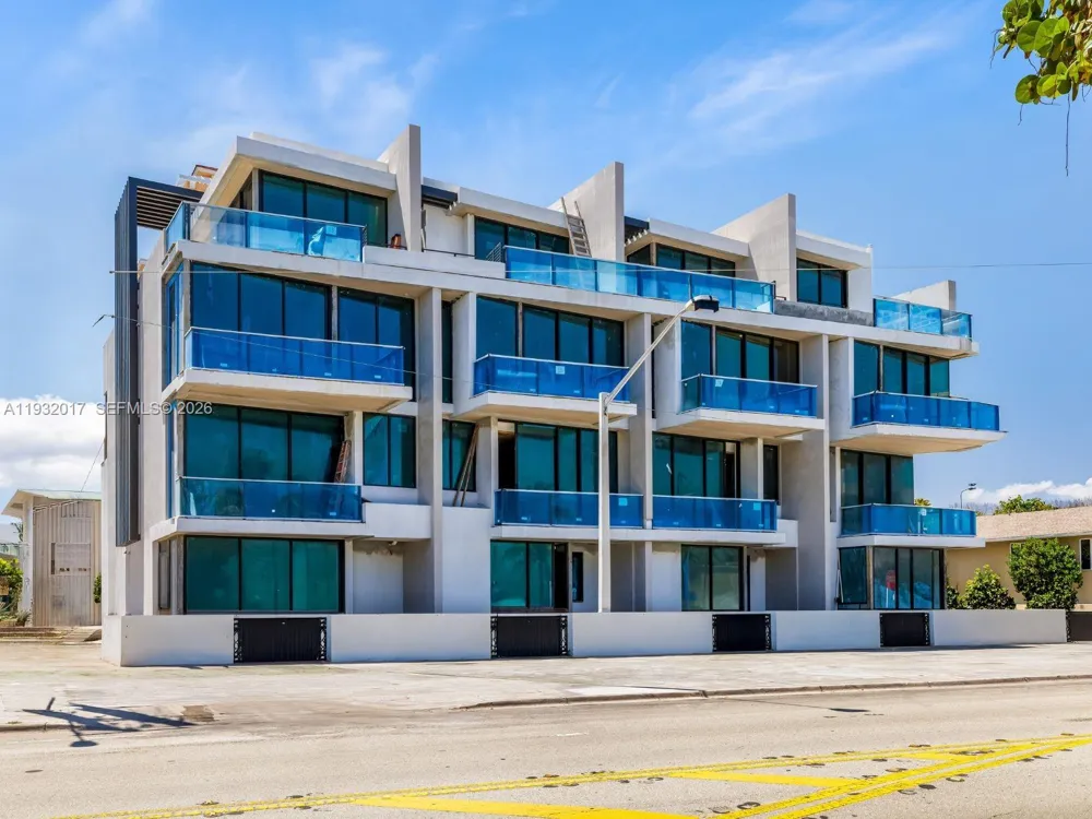 493 Ocean Blvd #3 Pompano Beach, FL 33062