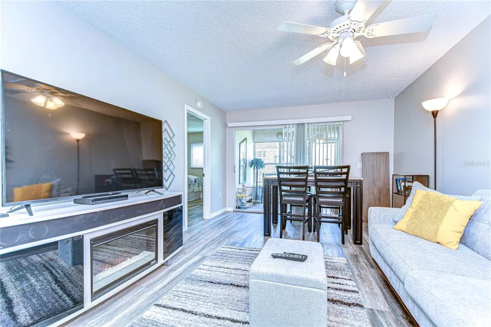 13870 OAKWOOD LANE Seminole, FL 33776