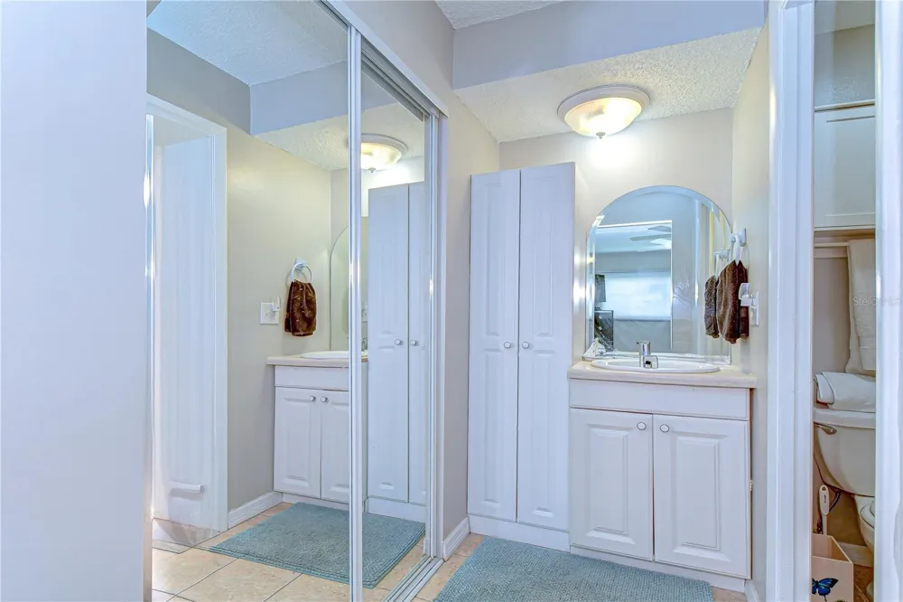 13870 OAKWOOD LANE Seminole, FL 33776