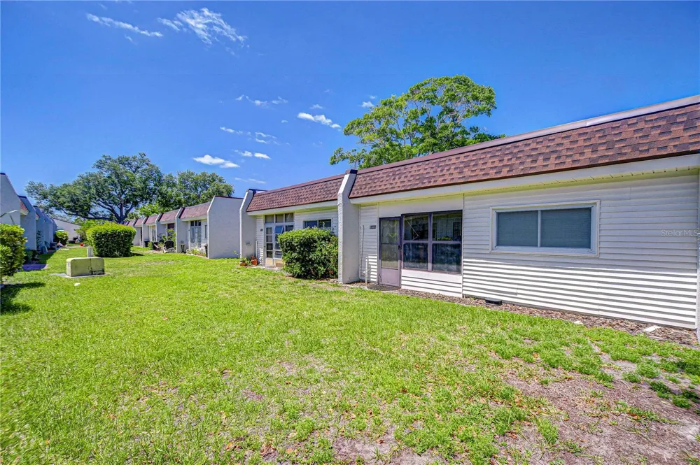 13870 OAKWOOD LANE Seminole, FL 33776