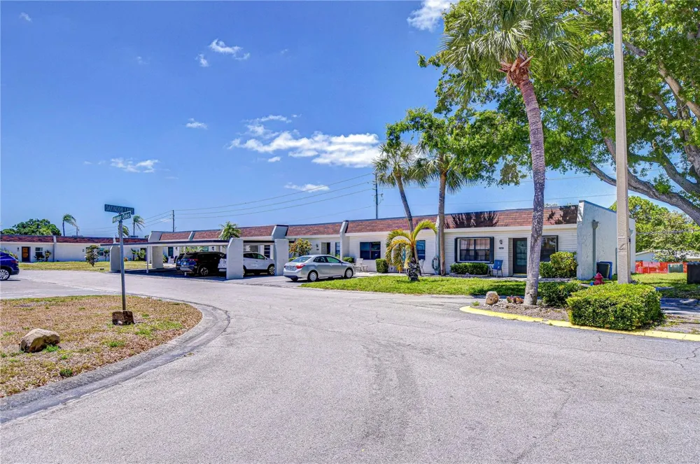 13870 OAKWOOD LANE Seminole, FL 33776
