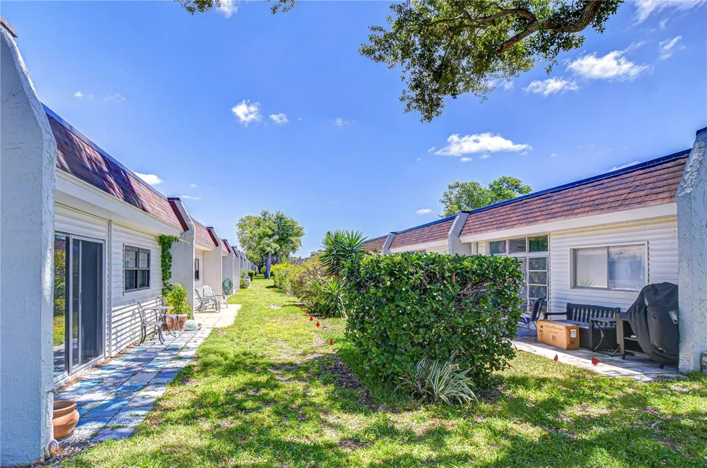 13870 OAKWOOD LANE Seminole, FL 33776