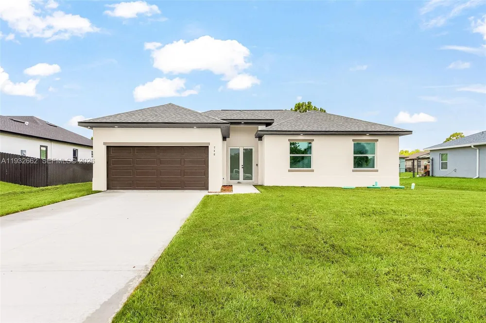 748 748 CHESTNUT ST E Lehigh Acres, FL 33974
