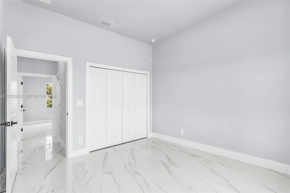 748 748 CHESTNUT ST E Lehigh Acres, FL 33974