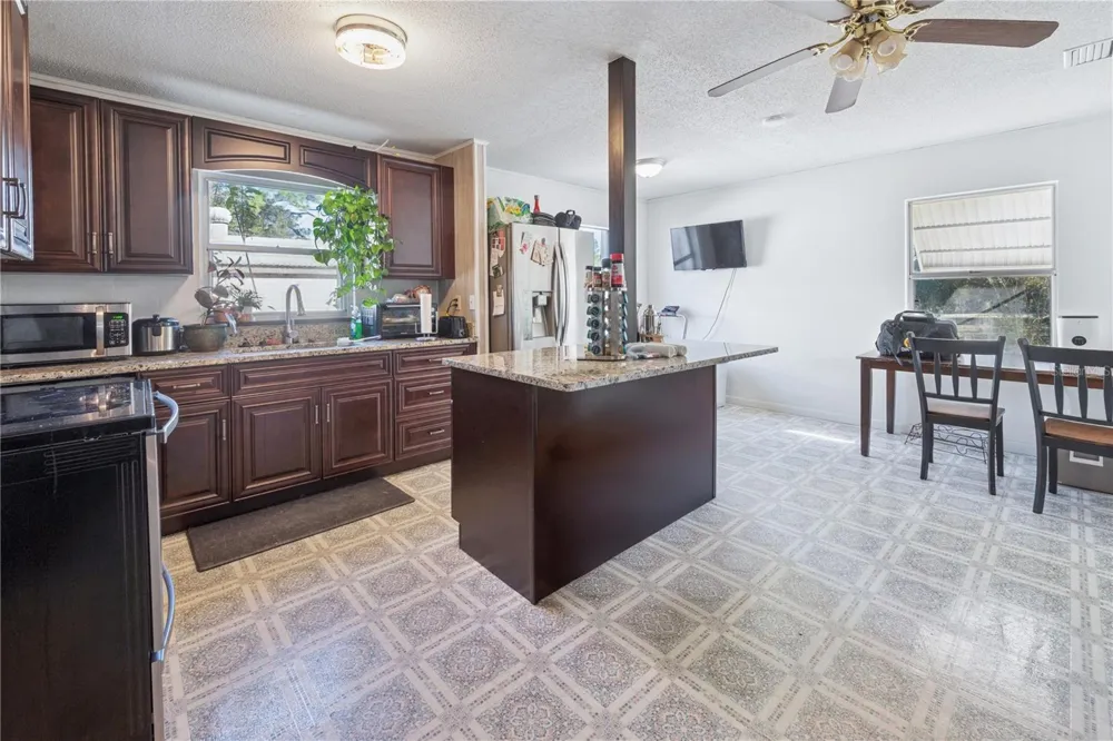 11216 NE 63RD PLACE Williston, FL 32696