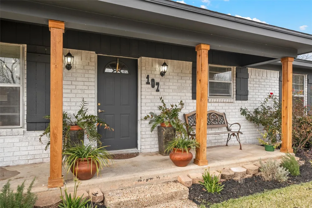 107 Woody Ray Drive Elm Mott, TX 76640