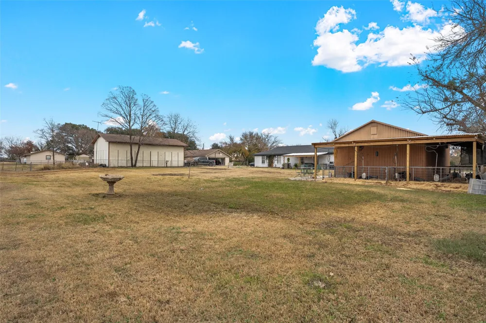 107 Woody Ray Drive Elm Mott, TX 76640