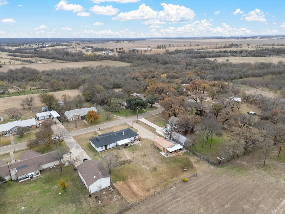 107 Woody Ray Drive Elm Mott, TX 76640