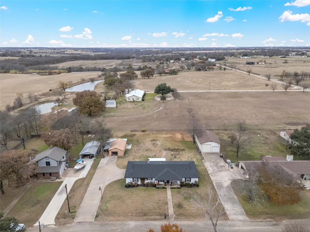 107 Woody Ray Drive Elm Mott, TX 76640
