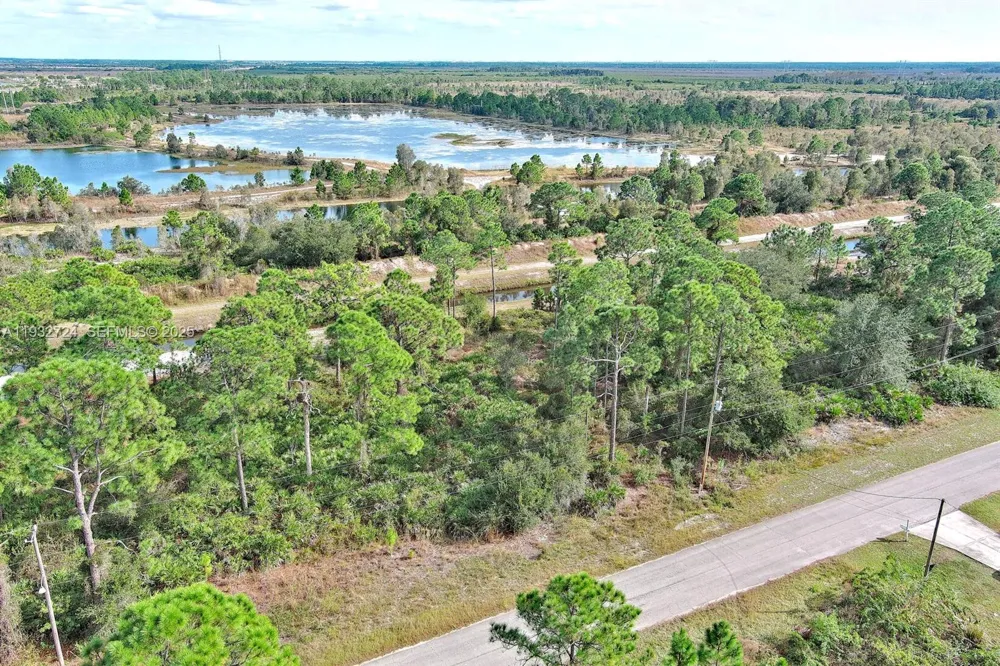 1261 NAPLES AVE S Fort Myers, FL 33913