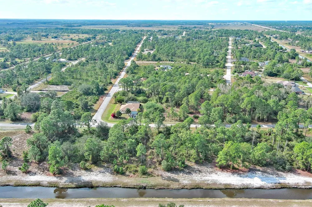 1261 NAPLES AVE S Fort Myers, FL 33913