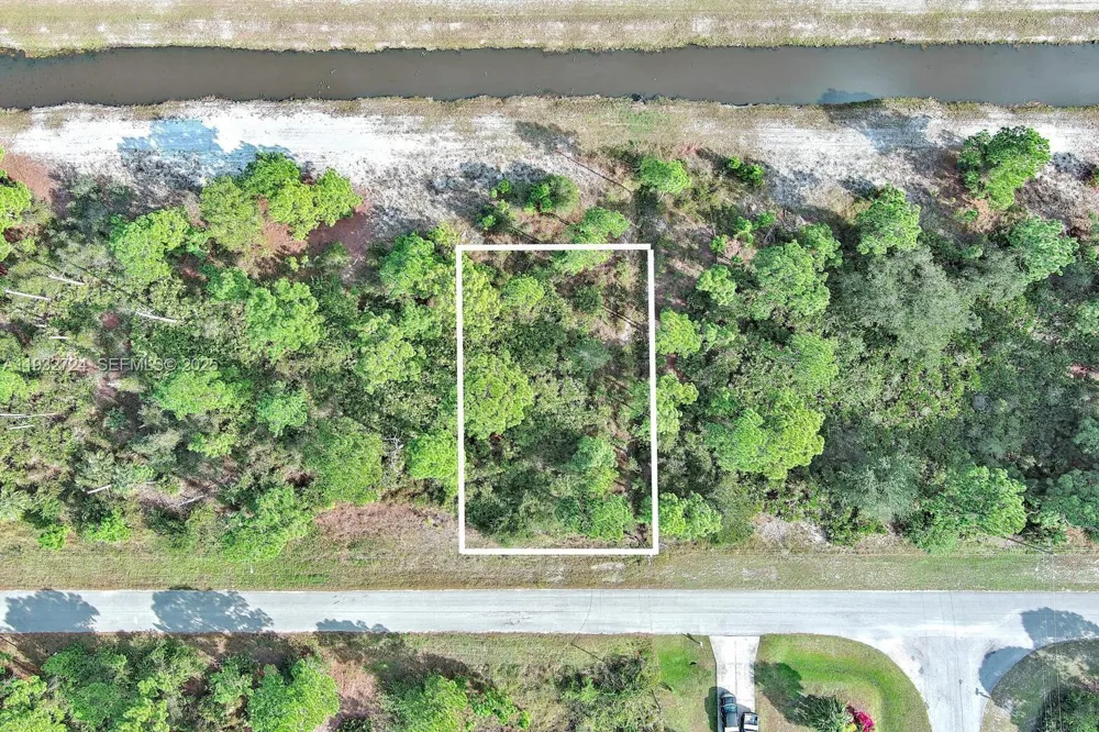 1261 NAPLES AVE S Fort Myers, FL 33913
