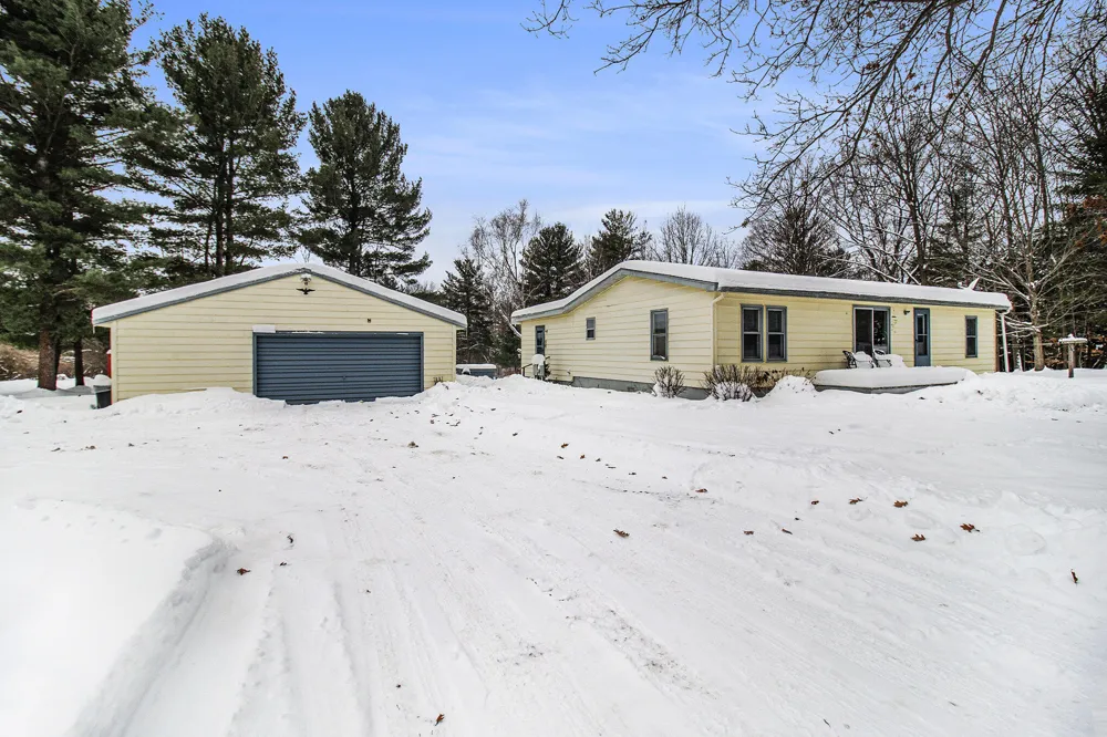 3345 W Madison Road Weare Township, MI 49420