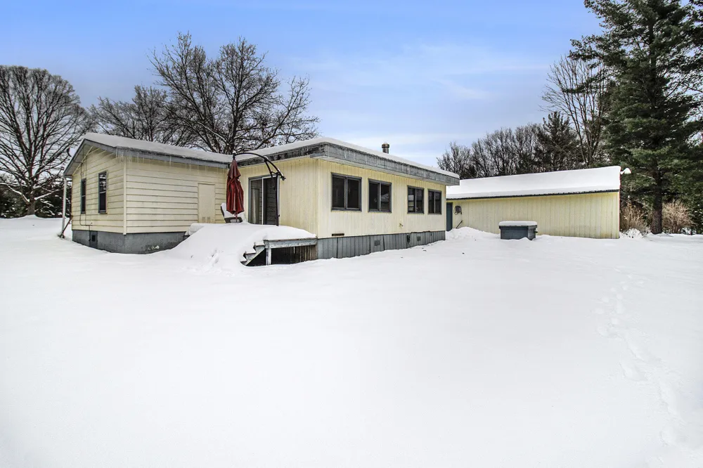 3345 W Madison Road Weare Township, MI 49420