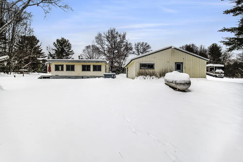3345 W Madison Road Weare Township, MI 49420