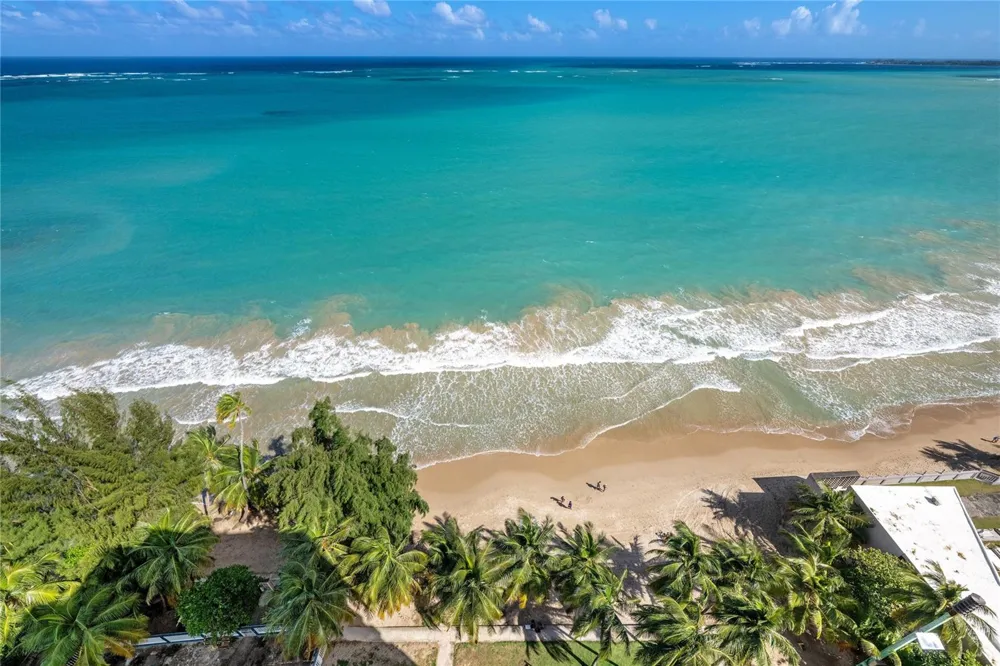 4123 ISLA VERDE AVE, WALDORF TOWER #PH-4 Carolina, PR 00979