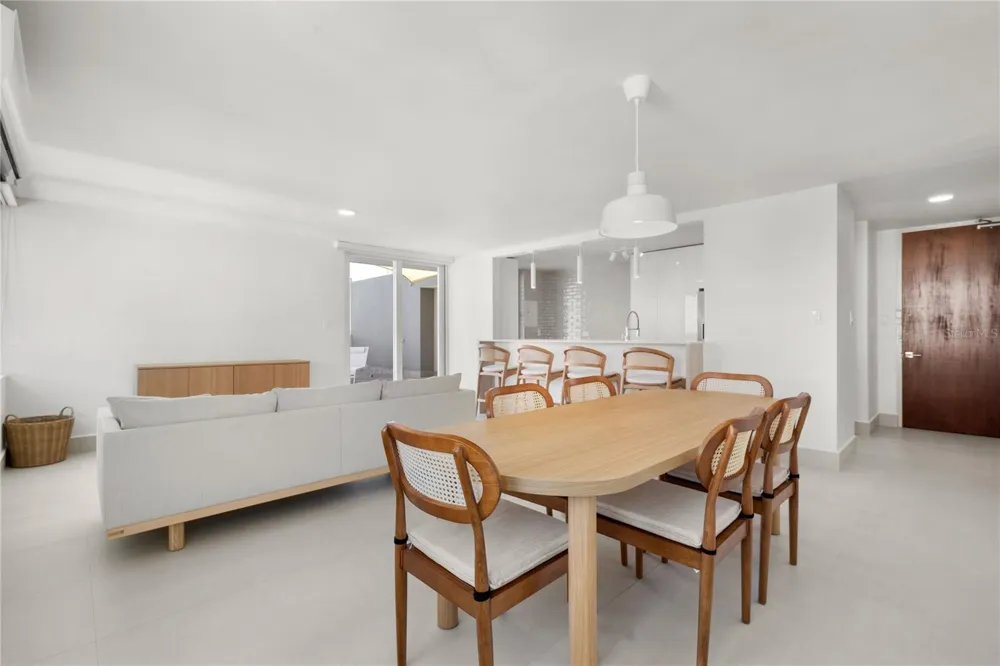 4123 ISLA VERDE AVE, WALDORF TOWER #PH-4 Carolina, PR 00979