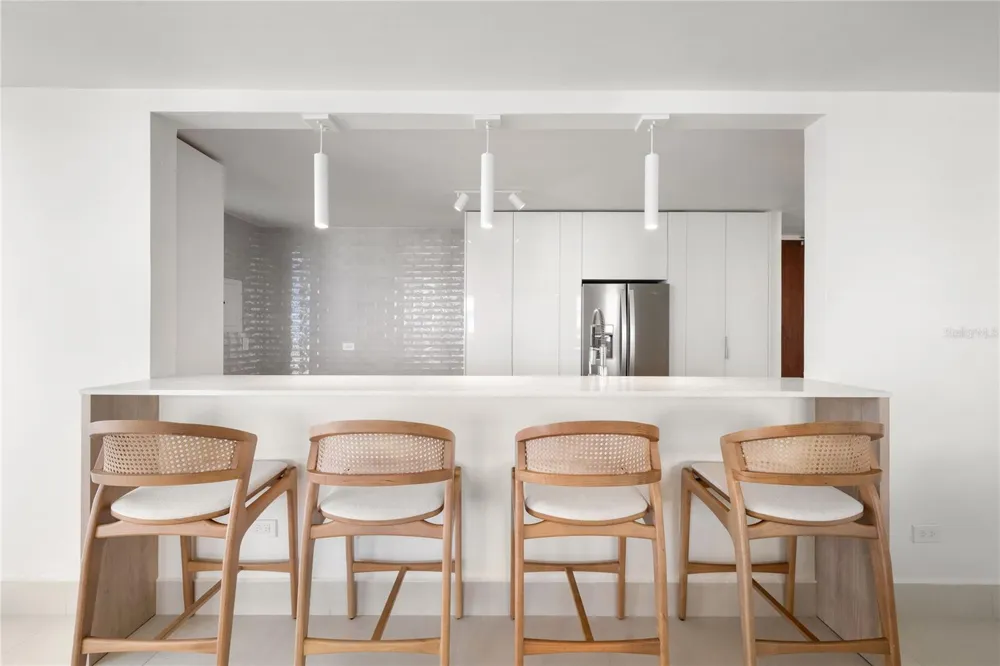 4123 ISLA VERDE AVE, WALDORF TOWER #PH-4 Carolina, PR 00979