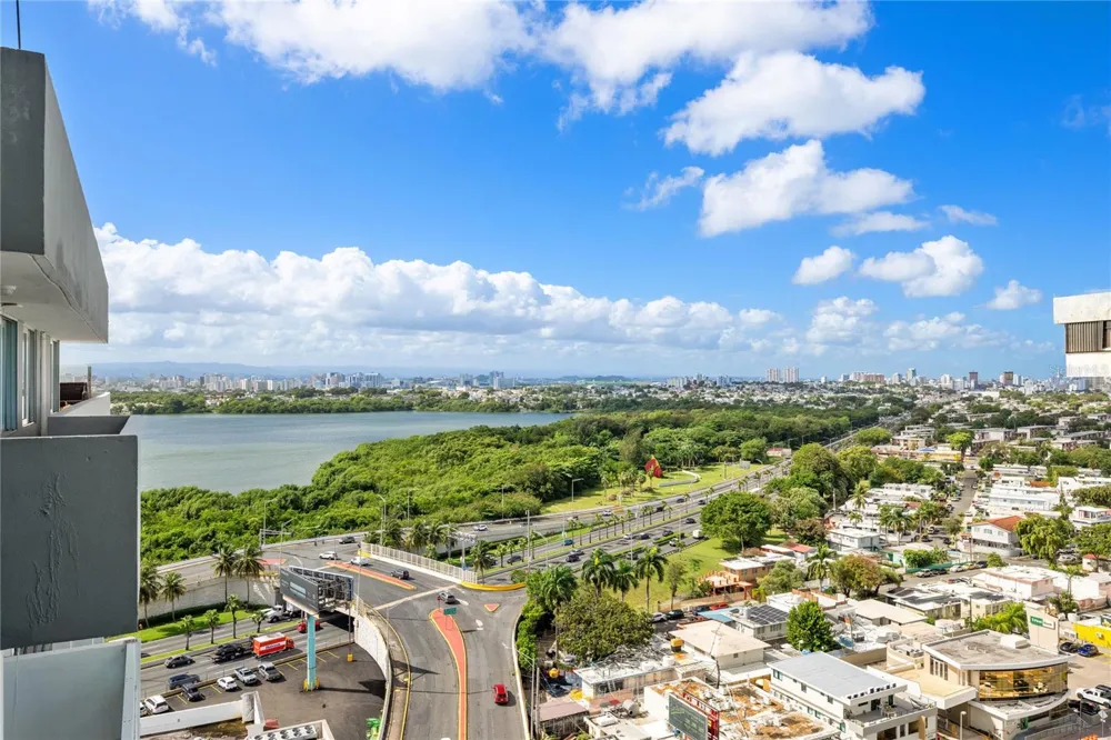 4123 ISLA VERDE AVE, WALDORF TOWER #PH-4 Carolina, PR 00979