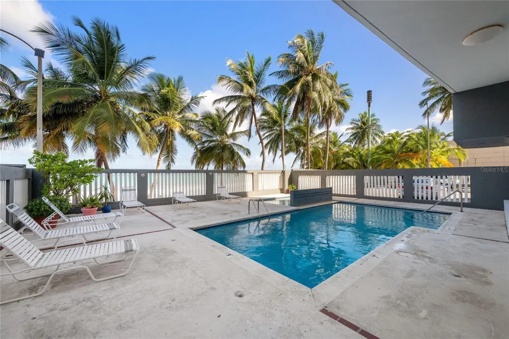 4123 ISLA VERDE AVE, WALDORF TOWER #PH-4 Carolina, PR 00979