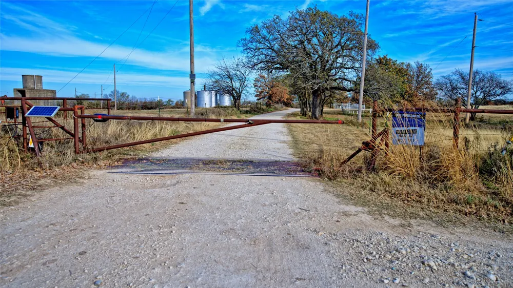 Carminati Montague, TX 76251