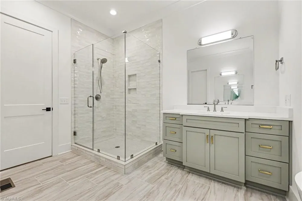 7400 Harkwood Court Oak Ridge, NC 27310