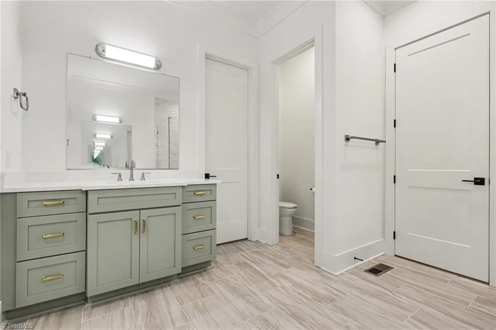 7400 Harkwood Court Oak Ridge, NC 27310