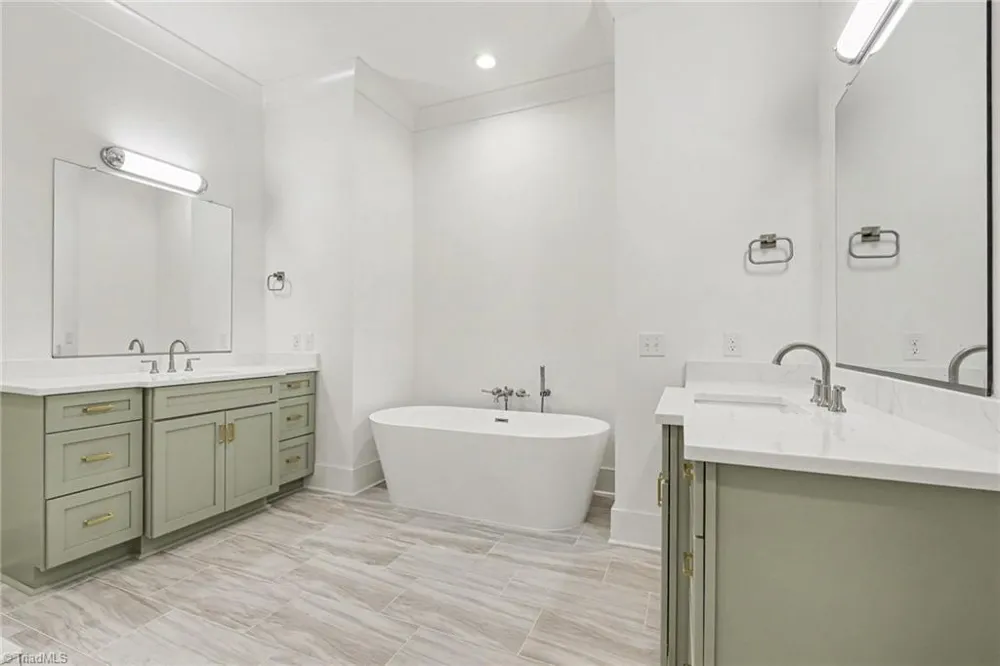 7400 Harkwood Court Oak Ridge, NC 27310