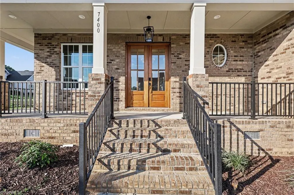 7400 Harkwood Court Oak Ridge, NC 27310