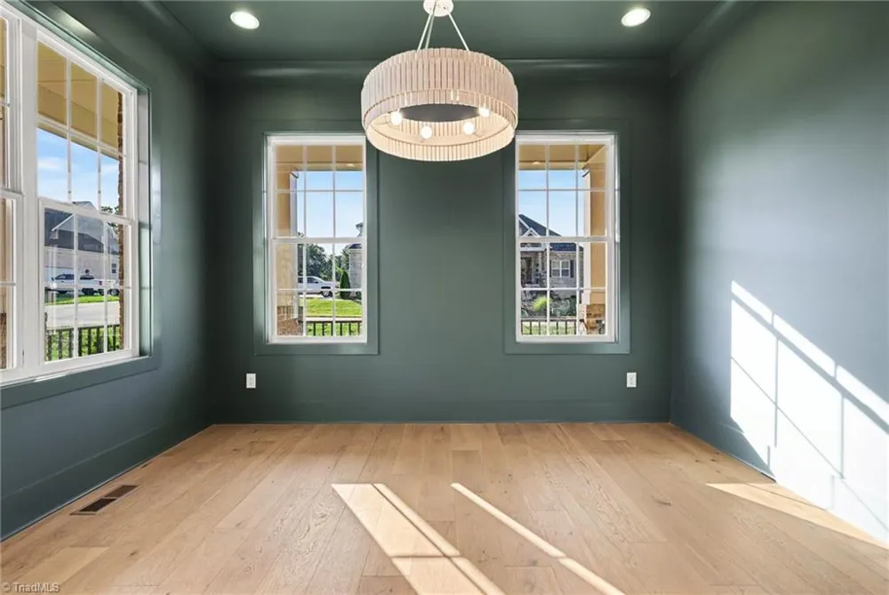 7400 Harkwood Court Oak Ridge, NC 27310