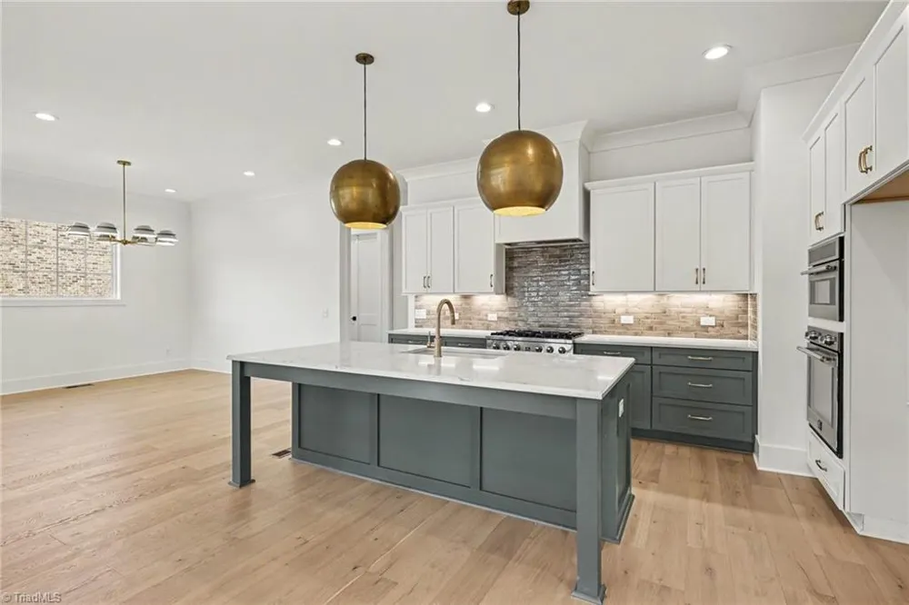 7400 Harkwood Court Oak Ridge, NC 27310
