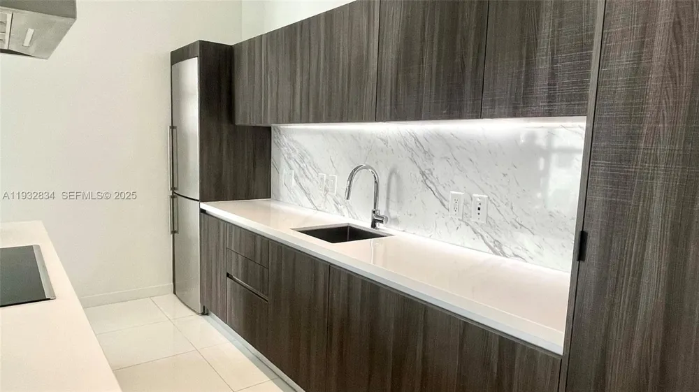 851 NE 1st Ave #412 Miami, FL 33132