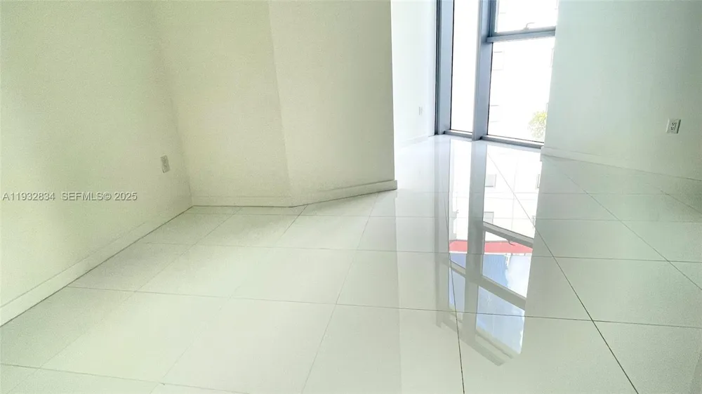 851 NE 1st Ave #412 Miami, FL 33132