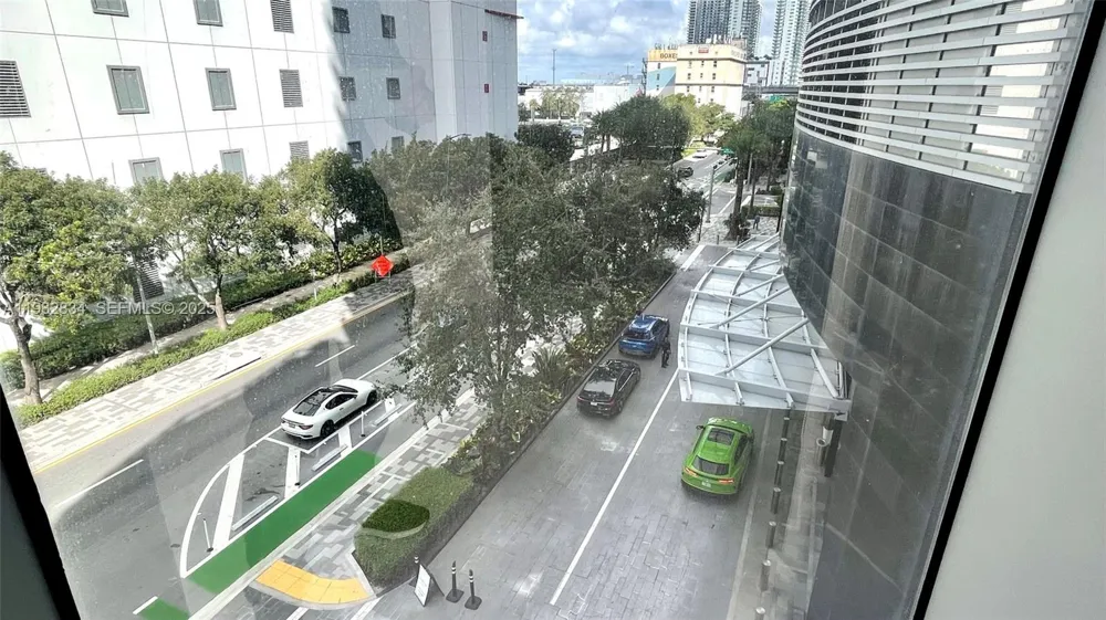 851 NE 1st Ave #412 Miami, FL 33132