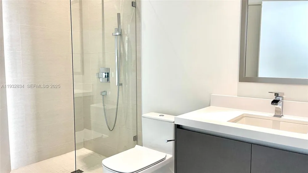 851 NE 1st Ave #412 Miami, FL 33132
