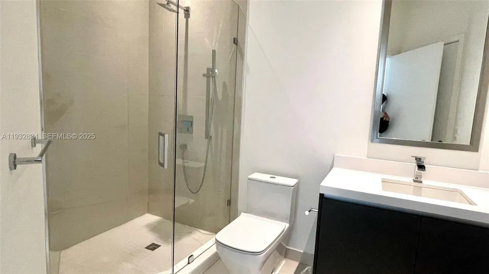851 NE 1st Ave #412 Miami, FL 33132