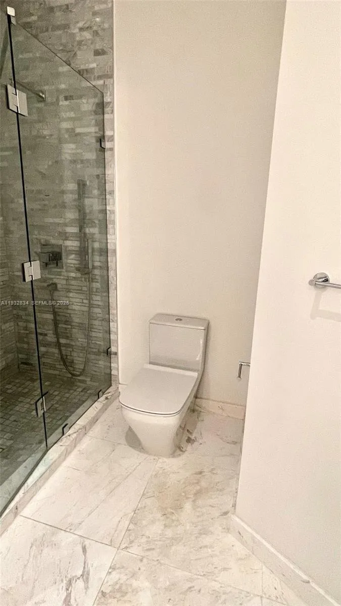 851 NE 1st Ave #412 Miami, FL 33132