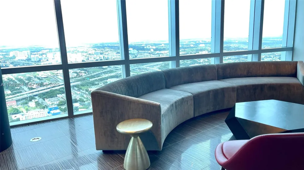 851 NE 1st Ave #412 Miami, FL 33132