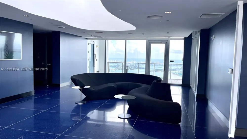 851 NE 1st Ave #412 Miami, FL 33132