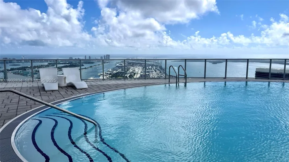 851 NE 1st Ave #412 Miami, FL 33132